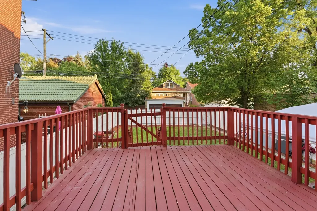 2507 West Coyle Avenue Chicago IL 60645