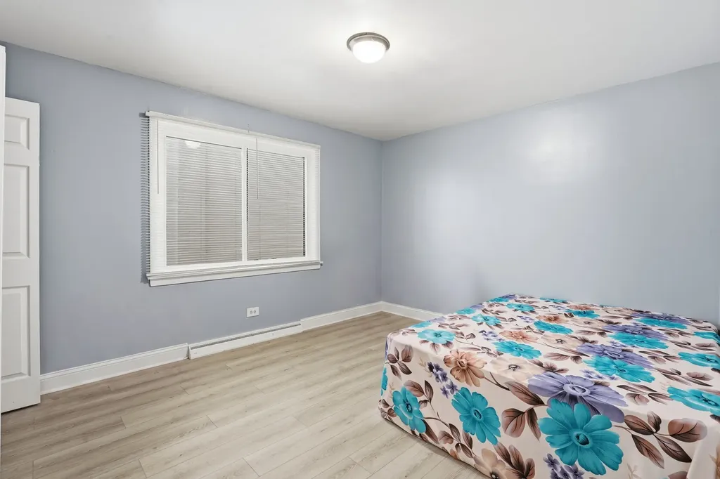 2507 West Coyle Avenue Chicago IL 60645