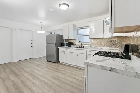 2507 West Coyle Avenue Chicago IL 60645