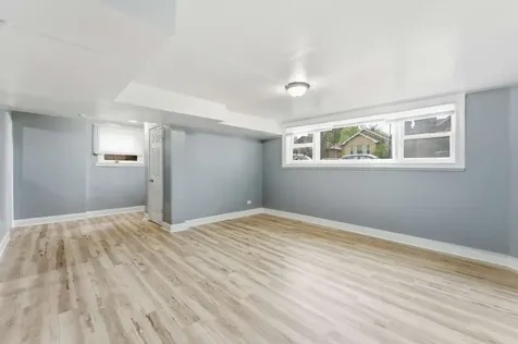 2507 West Coyle Avenue Chicago IL 60645