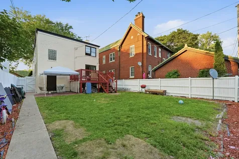 2507 West Coyle Avenue Chicago IL 60645