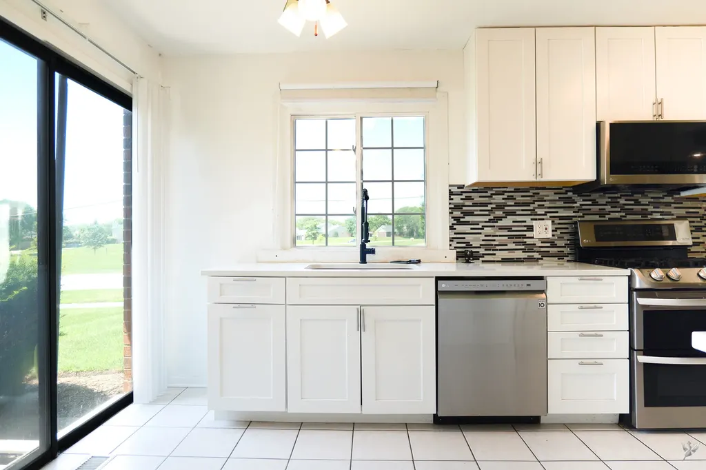 1105 Rhodes Court Wheaton IL 60189