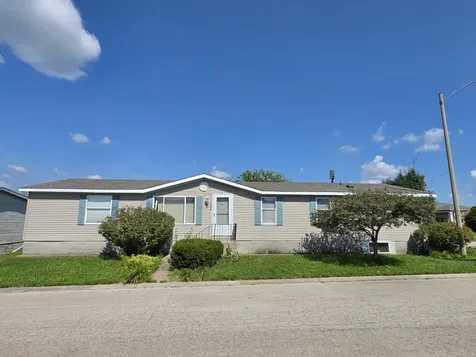 105 Champion Drive Chenoa IL 61726