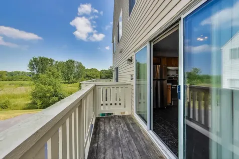 985 Manchester Circle Grayslake IL 60030