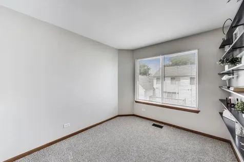 985 Manchester Circle Grayslake IL 60030