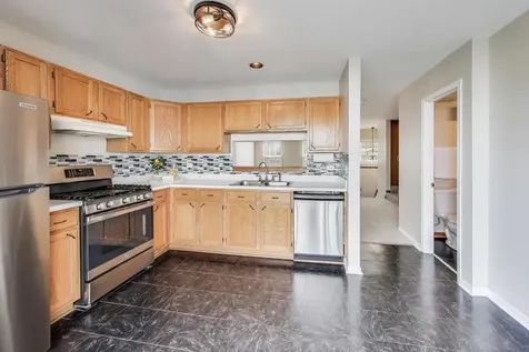 985 Manchester Circle Grayslake IL 60030