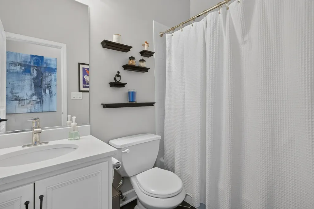1320 West Grenshaw Street Chicago IL 60607