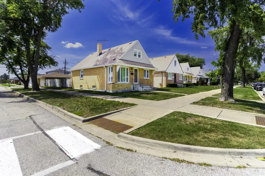 6158 South Normandy Avenue Chicago IL 60638