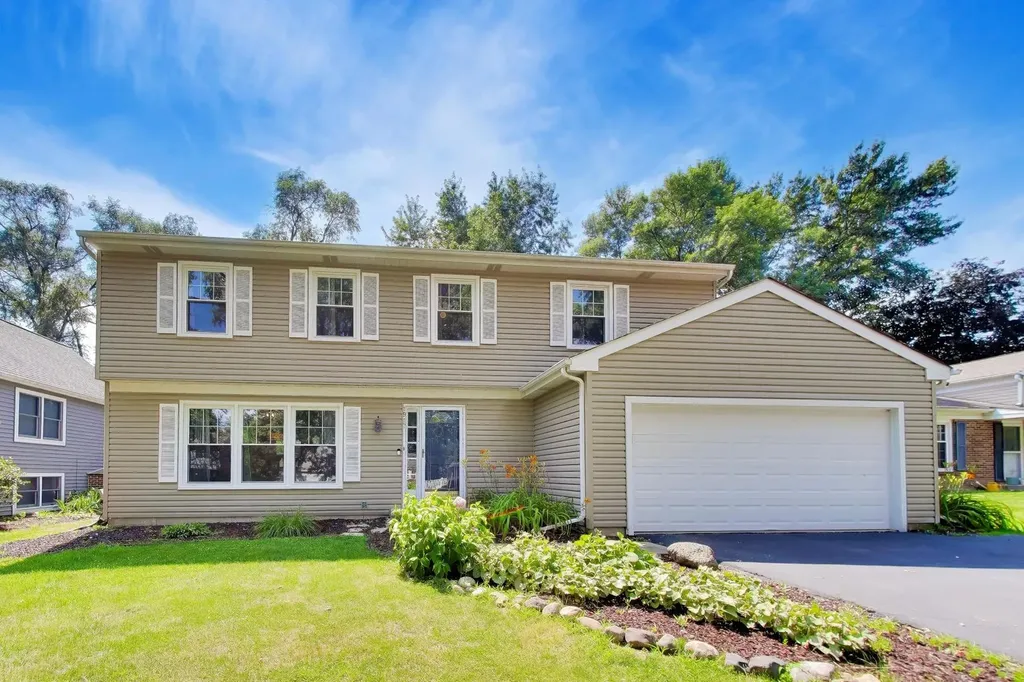 1917 Templar Drive Naperville IL 60565