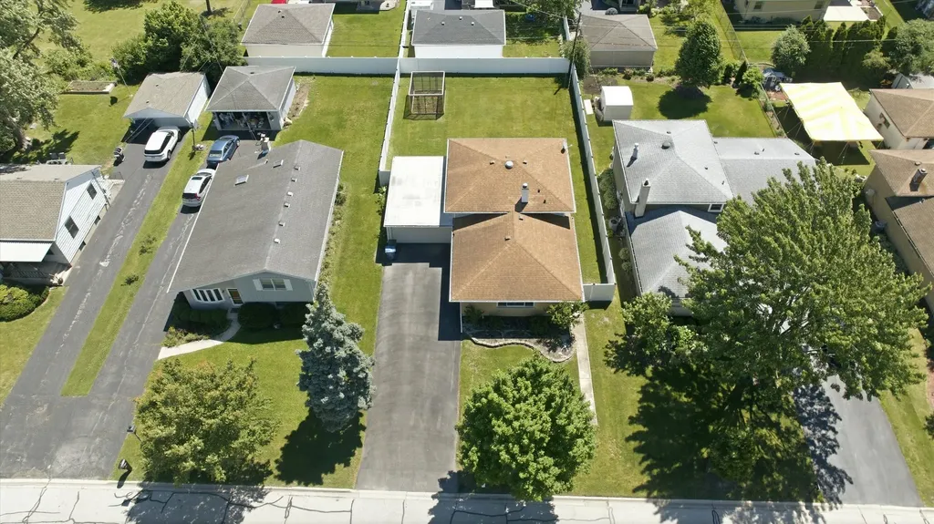 607 North Van Auken Street Elmhurst IL 60126