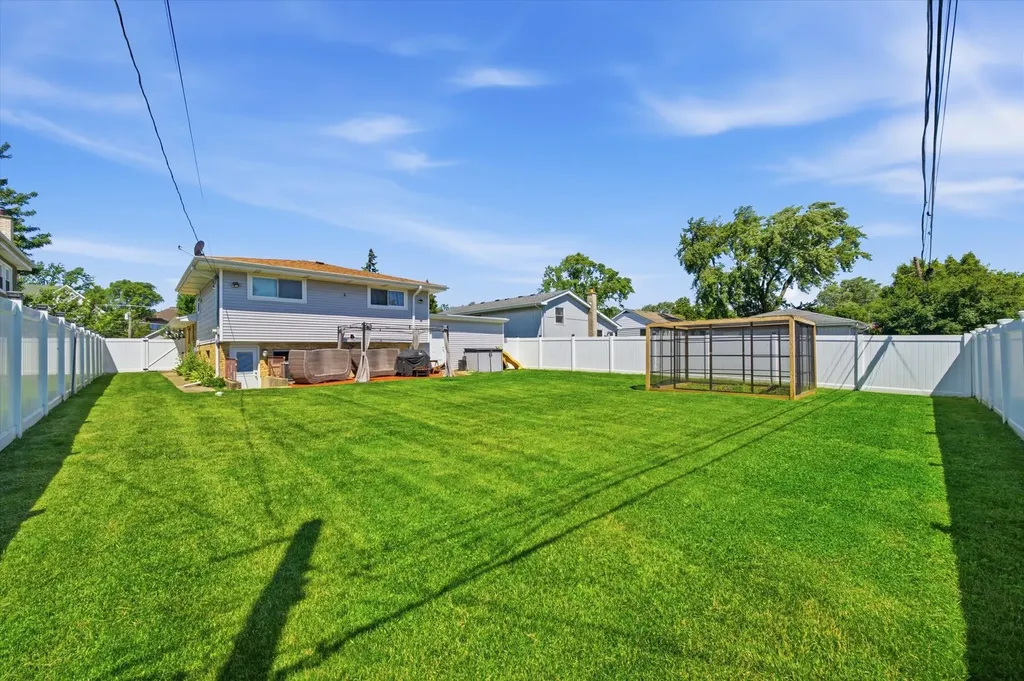 607 North Van Auken Street Elmhurst IL 60126