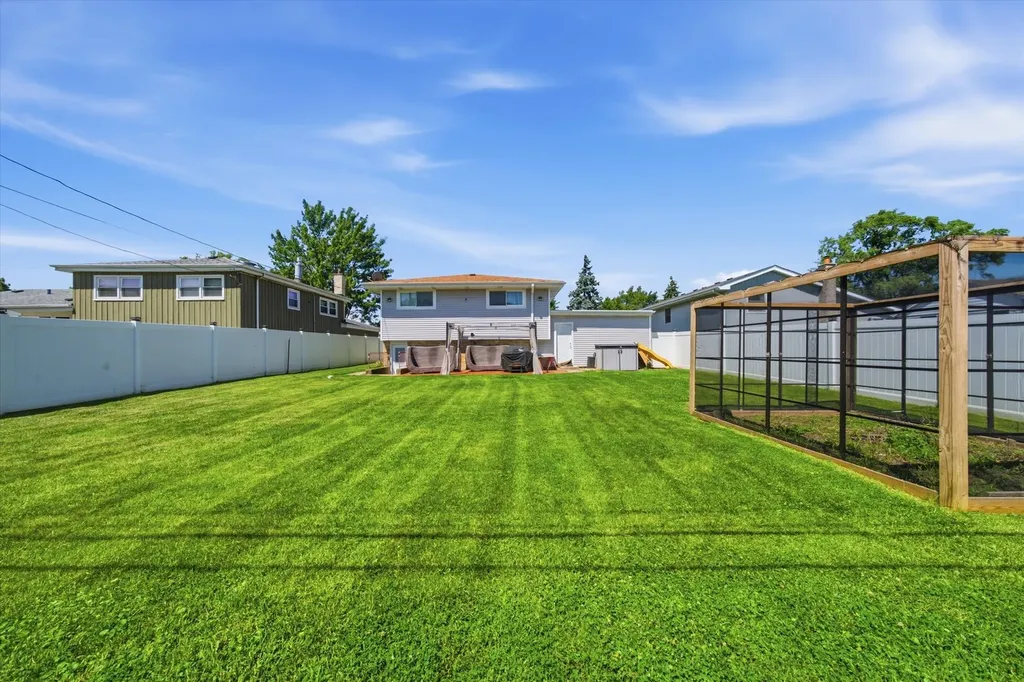 607 North Van Auken Street Elmhurst IL 60126