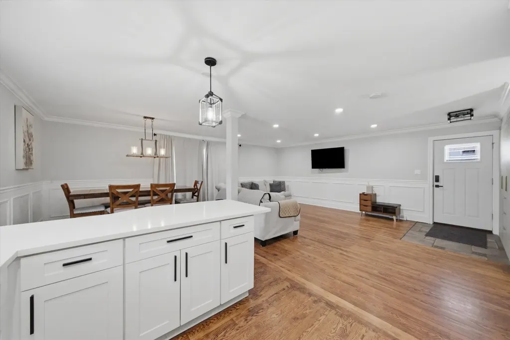 607 North Van Auken Street Elmhurst IL 60126