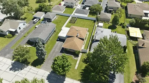 607 North Van Auken Street Elmhurst IL 60126