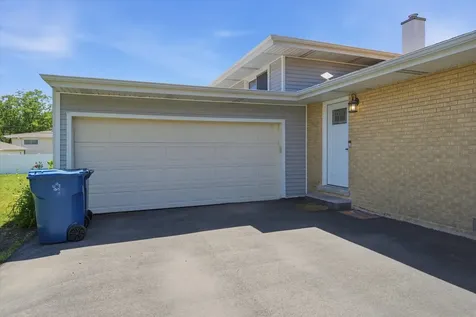 607 North Van Auken Street Elmhurst IL 60126