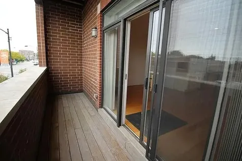2352 West Byron Street Chicago IL 60618