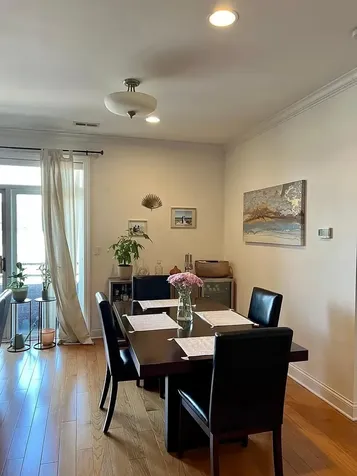2352 West Byron Street Chicago IL 60618