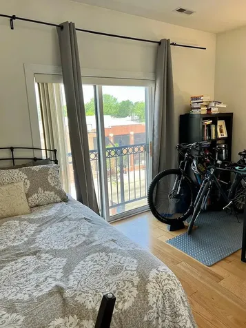 2352 West Byron Street Chicago IL 60618