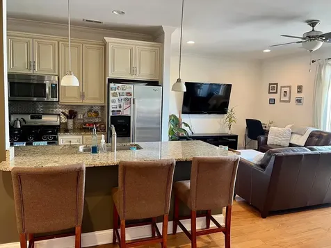 2352 West Byron Street Chicago IL 60618