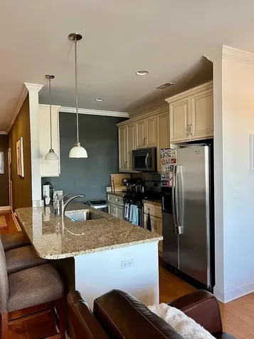 2352 West Byron Street Chicago IL 60618