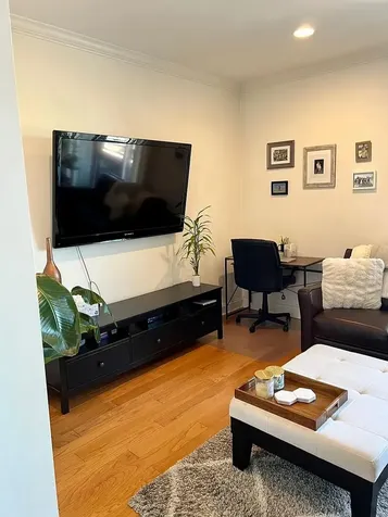 2352 West Byron Street Chicago IL 60618