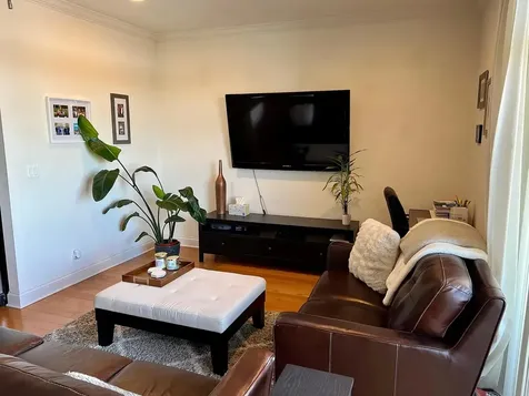 2352 West Byron Street Chicago IL 60618