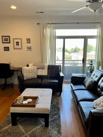 2352 West Byron Street Chicago IL 60618