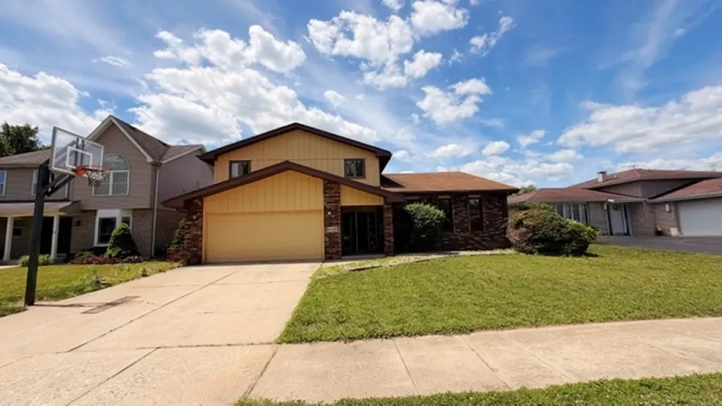 18348 Carriage Lane Lansing IL 60438