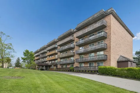 8025 Woodglen Lane Downers Grove IL 60516