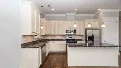 3917 North Western Avenue Chicago IL 60618