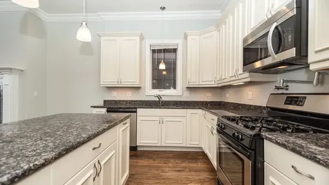 3917 North Western Avenue Chicago IL 60618