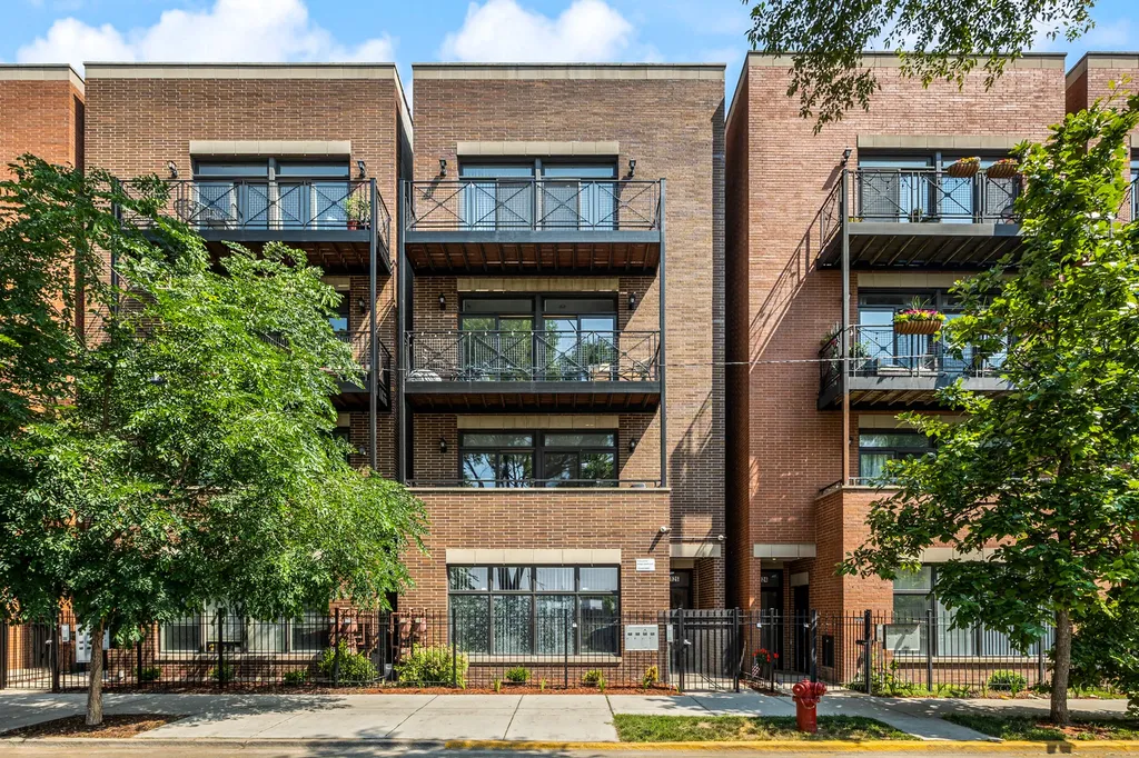 3128 West Walton Street Chicago IL 60622
