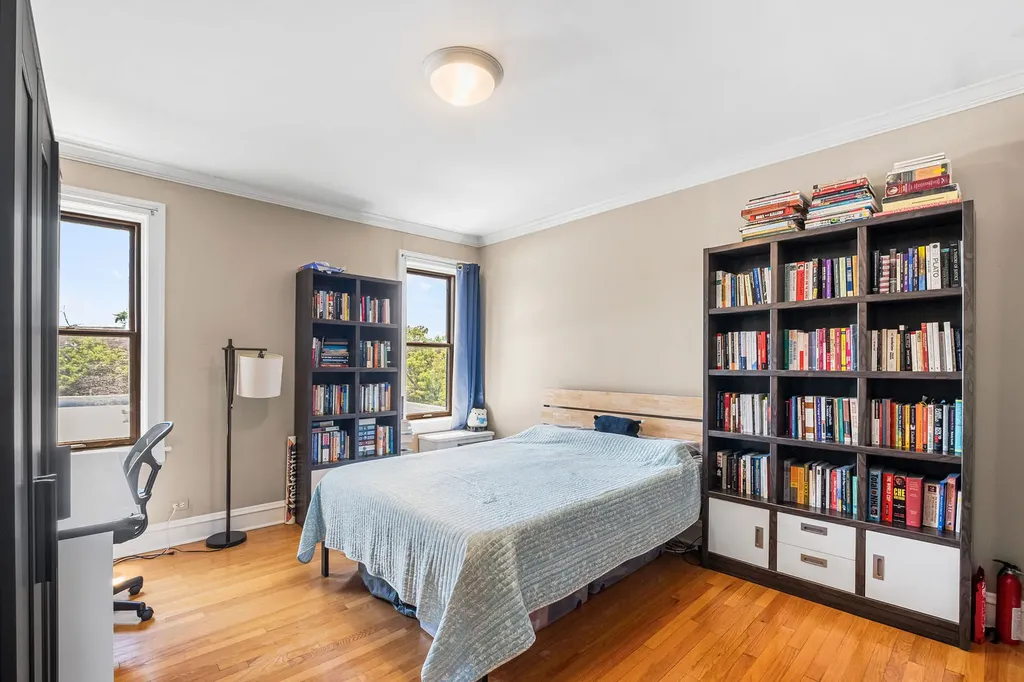 6209 North Mozart Street Chicago IL 60659