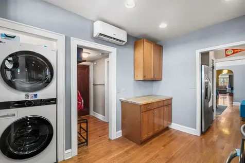 6209 North Mozart Street Chicago IL 60659