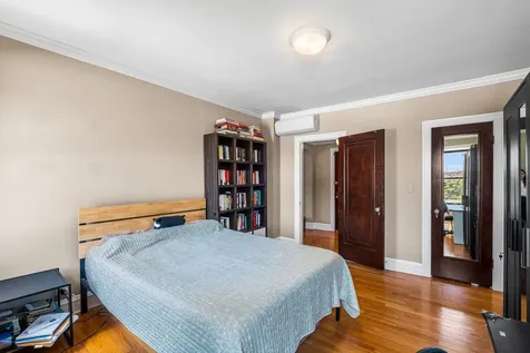 6209 North Mozart Street Chicago IL 60659