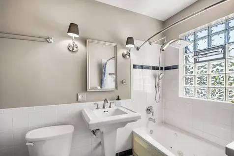 6209 North Mozart Street Chicago IL 60659