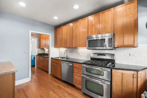 6209 North Mozart Street Chicago IL 60659