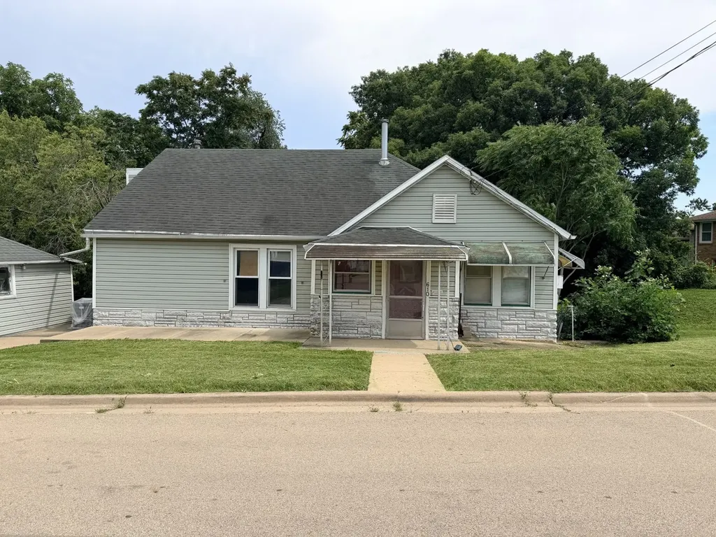 610 Wyatt Avenue Oglesby IL 61348