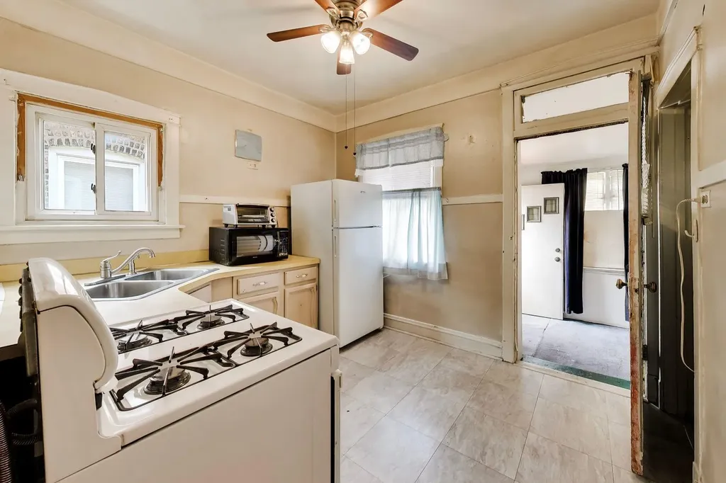 7930 South Maryland Avenue Chicago IL 60619