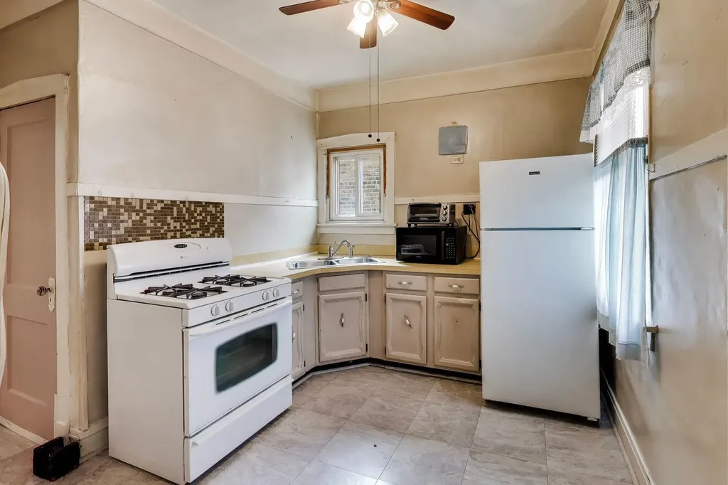 7930 South Maryland Avenue Chicago IL 60619