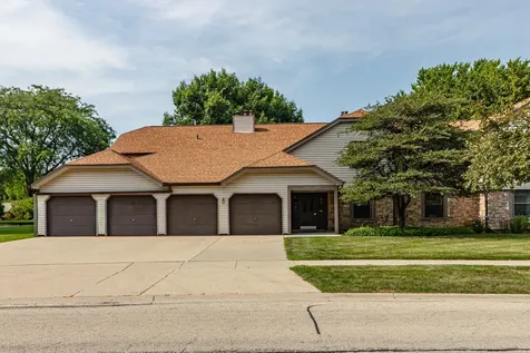 692 Hapsfield Lane Buffalo Grove IL 60089