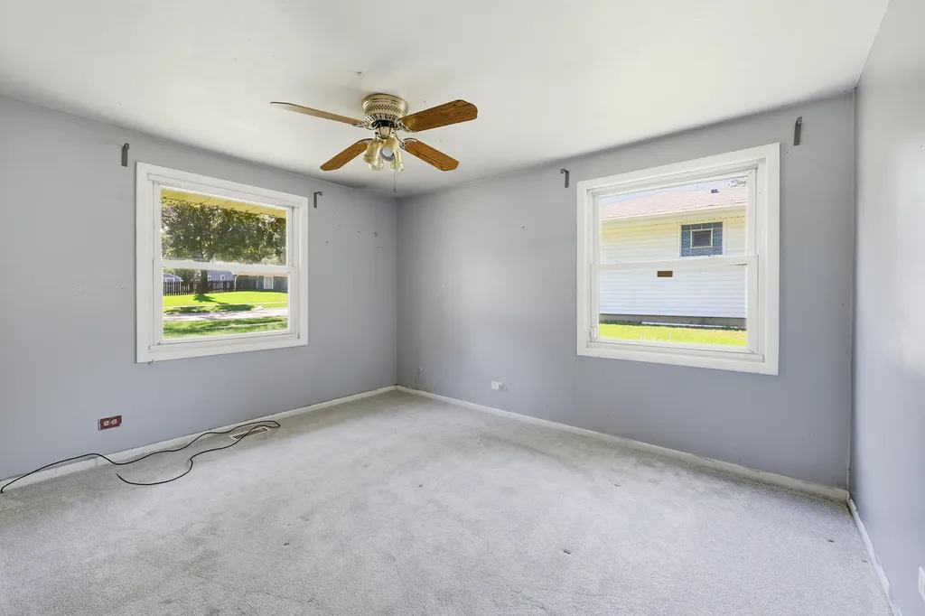 1318 Kingston Lane Schaumburg IL 60193