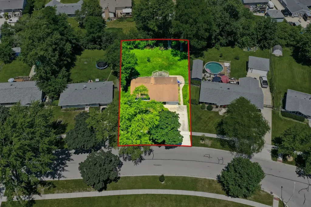 1318 Kingston Lane Schaumburg IL 60193