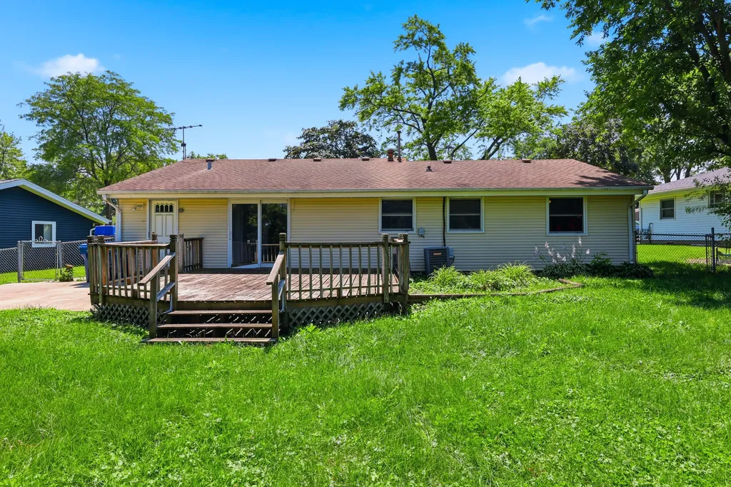 1318 Kingston Lane Schaumburg IL 60193