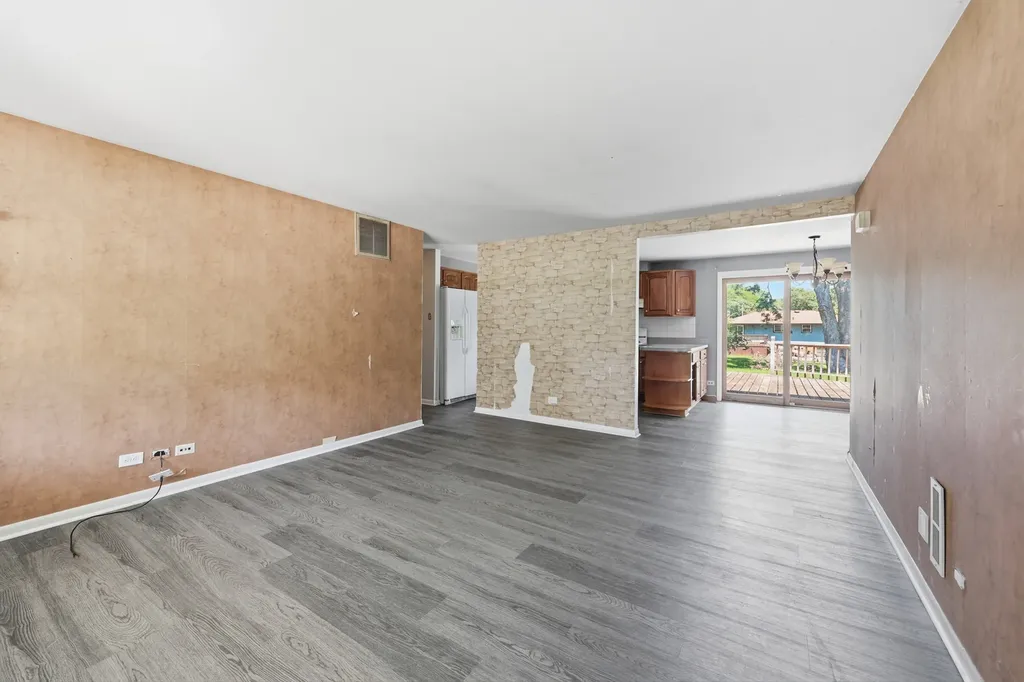 1318 Kingston Lane Schaumburg IL 60193