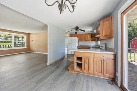 1318 Kingston Lane Schaumburg IL 60193