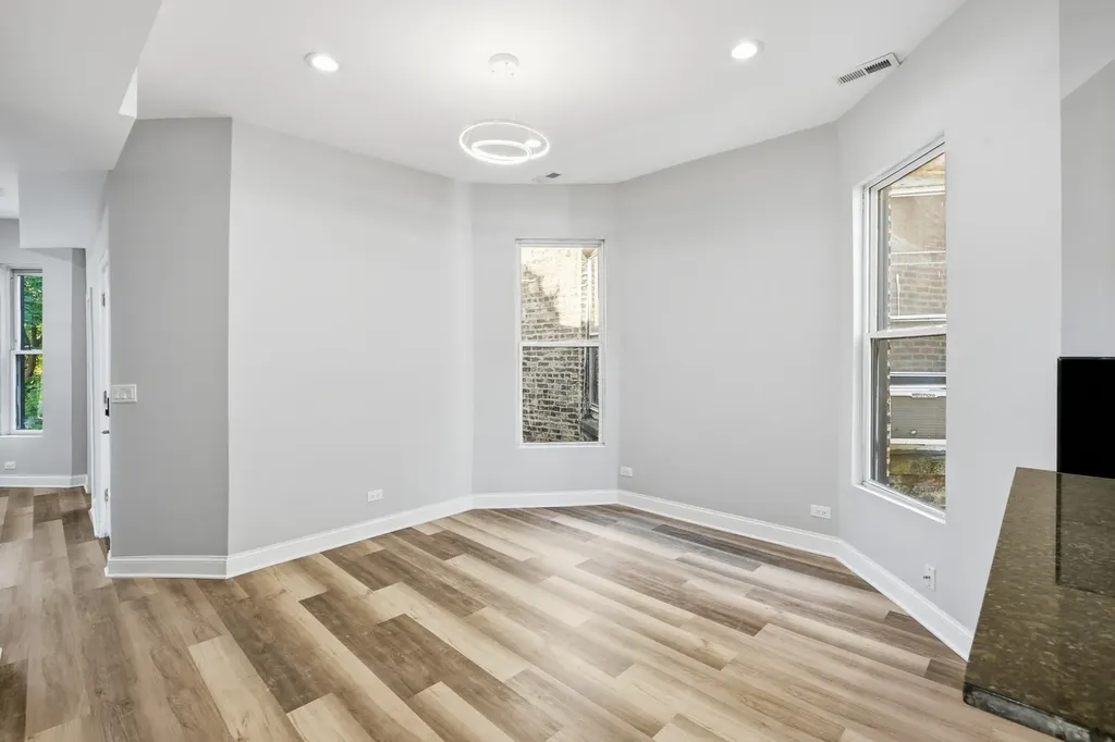 4024 West Arthington Street Chicago IL 60624