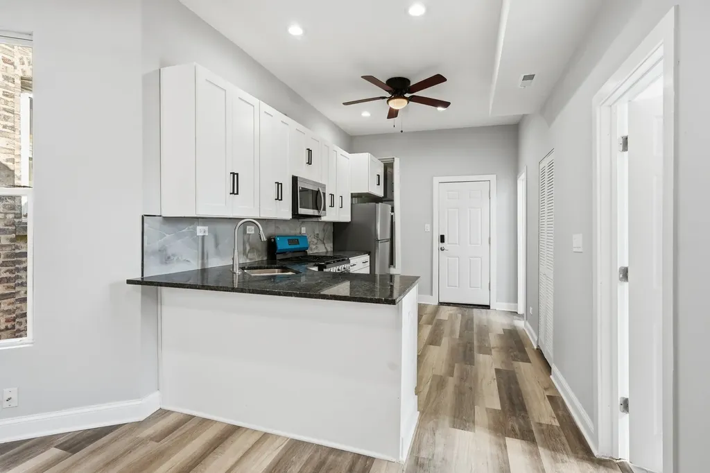 4024 West Arthington Street Chicago IL 60624