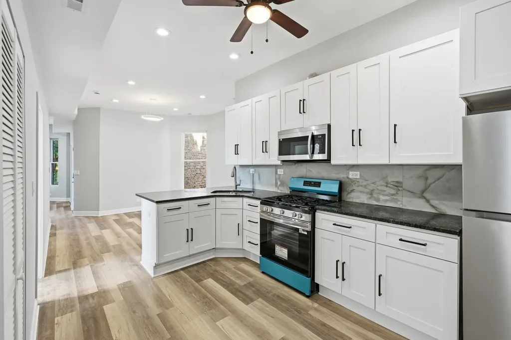 4024 West Arthington Street Chicago IL 60624