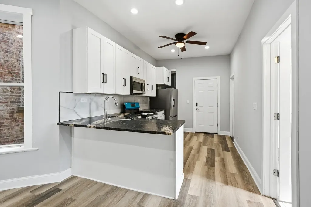 4024 West Arthington Street Chicago IL 60624